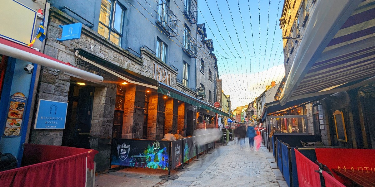 ⛵You'll find Residence Hotel on Galway's Quay Street in the heart of the Latin Quarter.

We're surrounded by culture, magic, and alluring history - ideal for the intrepid adventurer.

Book your stay today and experience our side of the city!

brnw.ch/21wEqb6