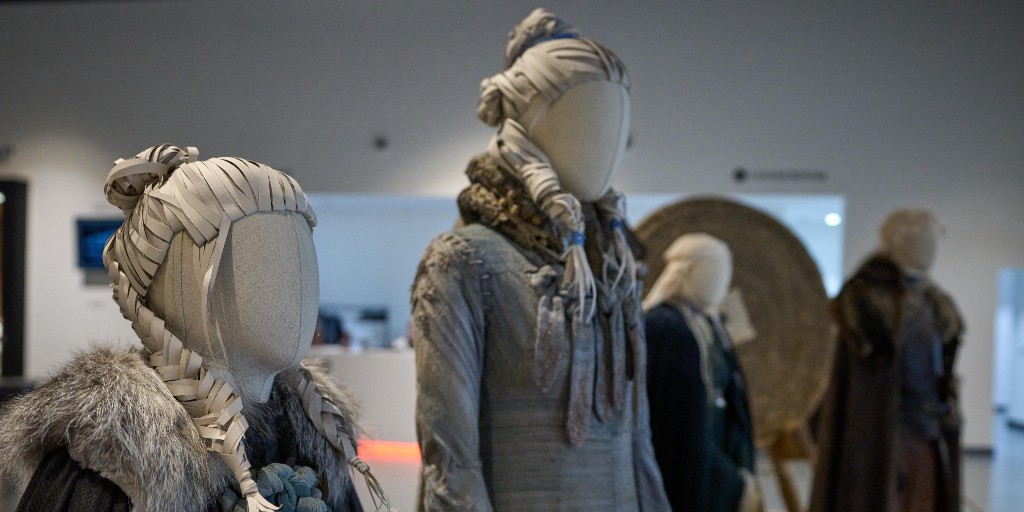 gotstudiotour's tweet photo. The Stark sisters are one of our favourite duos! We now have their costumes from the very first episode on display…
Have you seen it yet?
#gameofthrones #starkseason #starkfamily #gameofthronescharacters https://t.co/NajbeZlyUJ