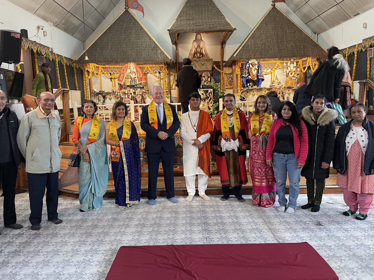 #NutanVarshabhinandan to all celebrating #Hindu New Year in Harrow and beyond. 2nd  thanks to @gurudevrkp for hosting Mayor of #Harrow @ramjichauhan MP @bobblackman & councillors @ChetnaHalai