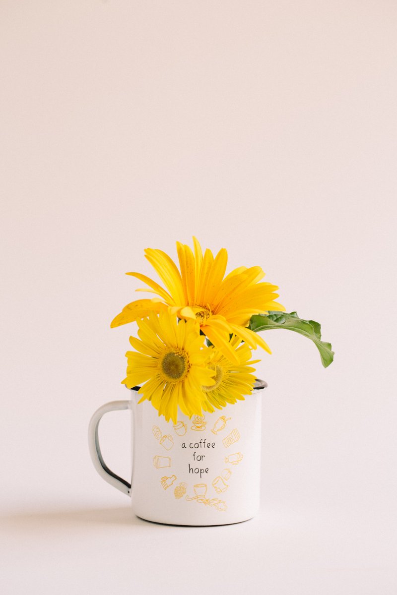 Desde <a href="/Aaqua_es/">Ayudar a quien Ayuda</a> lanzan este llamamiento urgente que queremos compartir para contribuir a minimizar las necesidades de decenas de familias.
!Nuestra #CafeteraVirtual ya en marcha con la ☕amarilla! (1☕/2€)
¿Te animas a ayudar o a compartir? 🙏
👉🏻 acoffeeforhope.org ☕💛