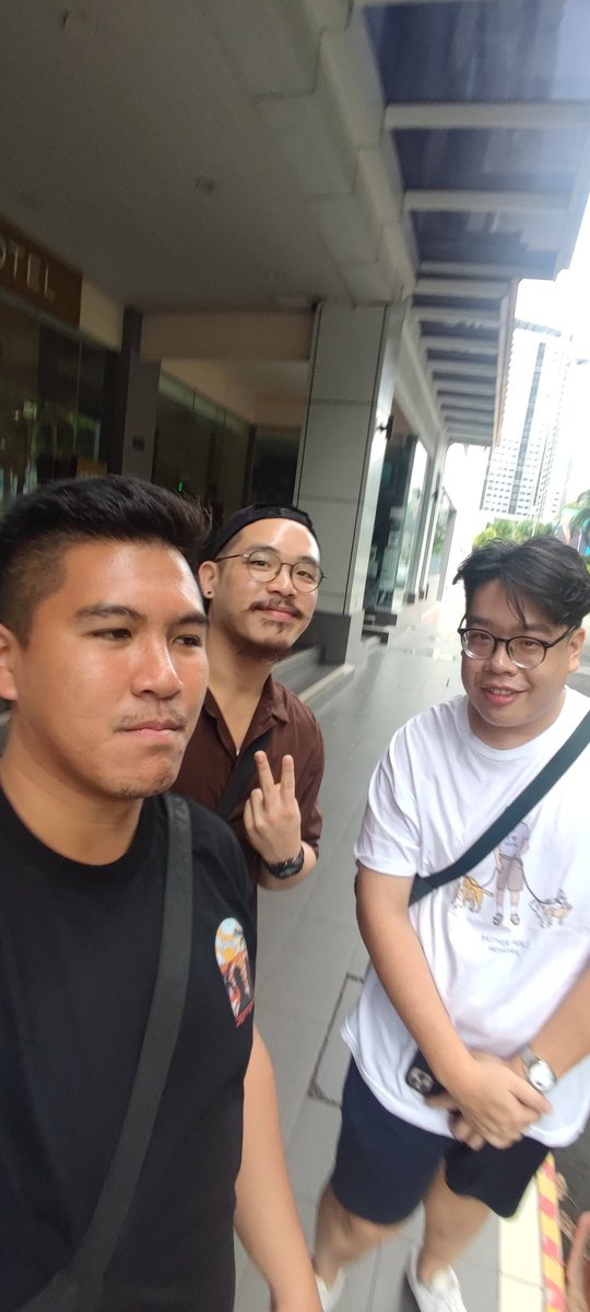 SeanChiia's tweet photo. least awkward Asian guys taking photos https://t.co/uXQn0P4jCv