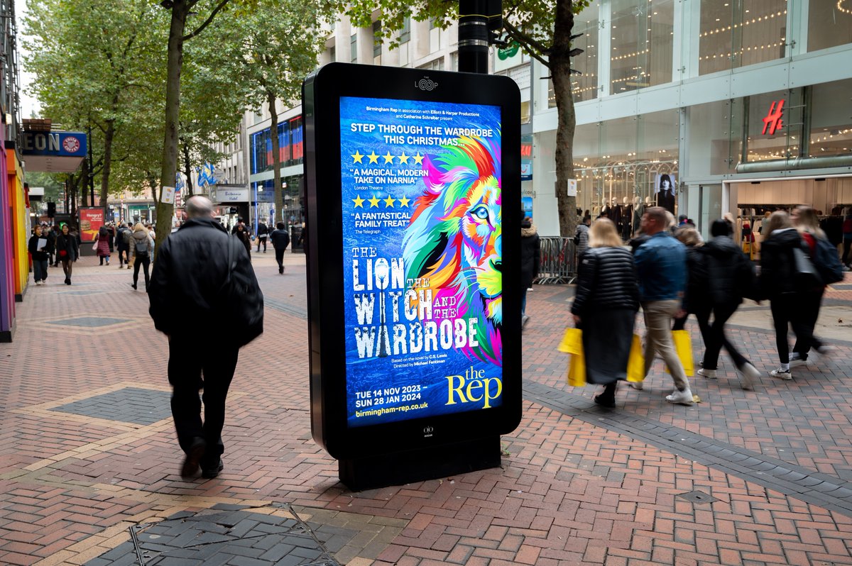 ShakespreMedia's tweet photo. The Lion, The Witch and the Wardrobe roars into the @BirminghamRep today 🦁

We’ve had fun getting to splash this colourful artwork across the Midlands - from OOH, to print, to buses, to TV 🌈

 https://t.co/7quYxUv1NT https://t.co/lP15mVuRsL