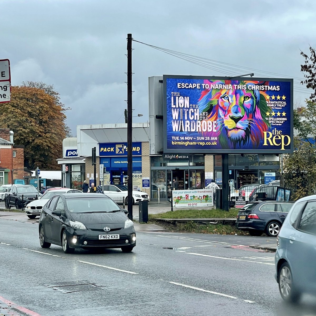 ShakespreMedia's tweet photo. The Lion, The Witch and the Wardrobe roars into the @BirminghamRep today 🦁

We’ve had fun getting to splash this colourful artwork across the Midlands - from OOH, to print, to buses, to TV 🌈

 https://t.co/7quYxUv1NT https://t.co/lP15mVuRsL