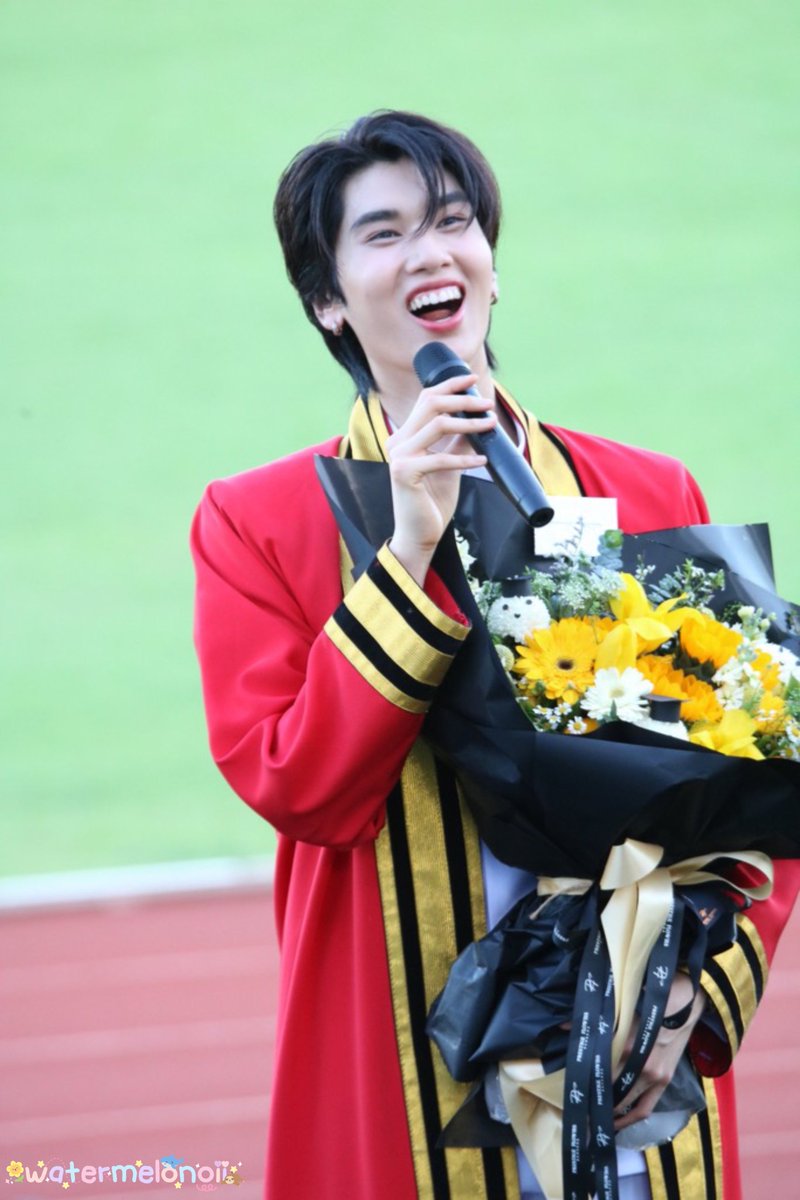 watermelonoii's tweet photo. วันแห่งความทรงจำ🧑‍🎓

𖤐ʾ  รักมากมาก ภูมิใจในตัวน้องดังมากมากเลย จะรอดูและยินดีในทุกๆความสำเร็จของน้องดังเลยนะ 🩵🩵

🎉「 DUNK GRADUATION 」✨

#ตะโกนดังดังว่าดังเรียนจบแล้วครับ
꒰ @dunknatachai #dunknatachai ꒱ https://t.co/PSYeoICYvq