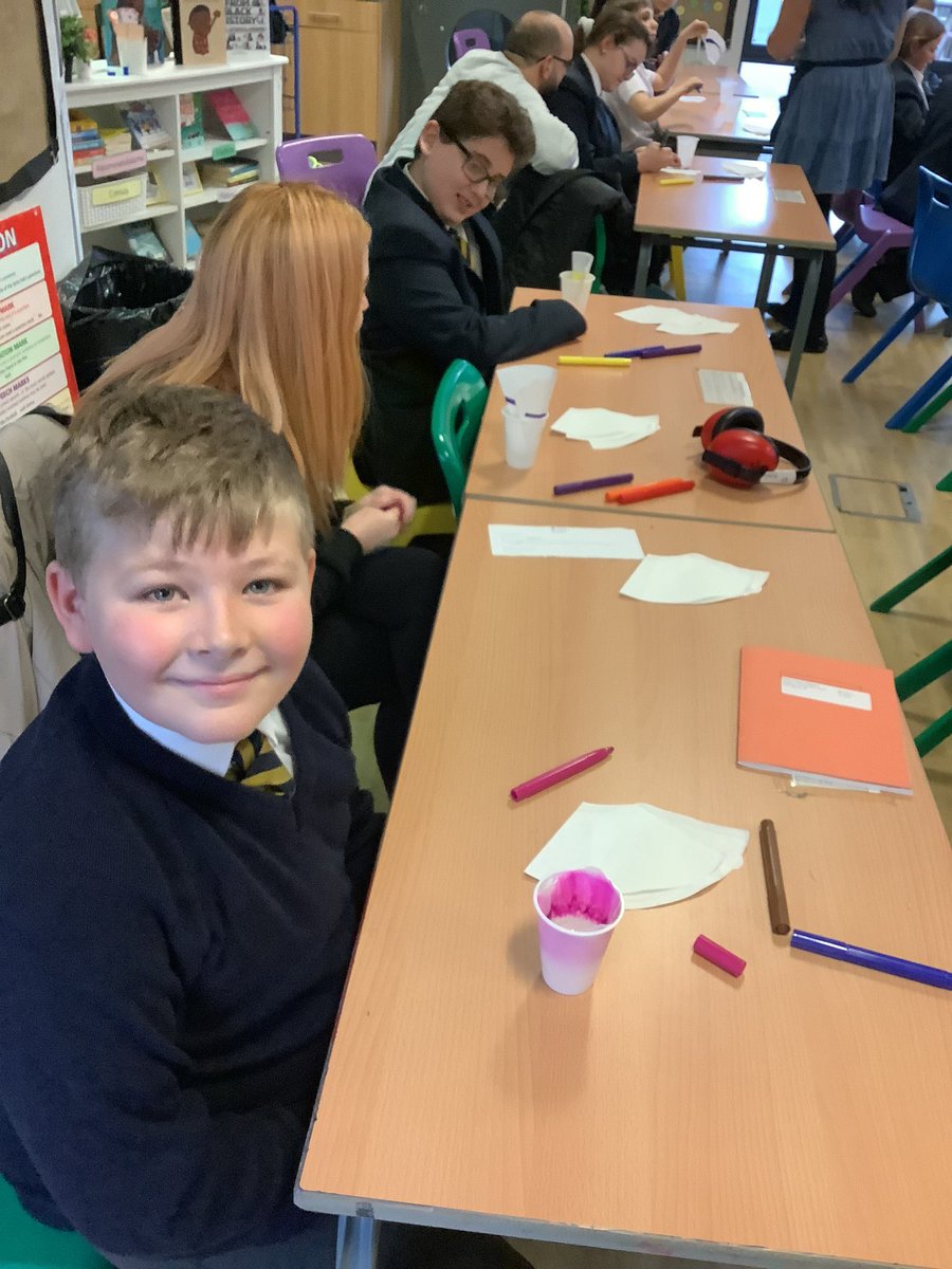 Y6S_CCPS's tweet photo. Messy Science! 🦠 🌈 

We had a great time discovering the different coloured pigments that are in the markers that we use at school using the method of Chromatography! 

Thank you to the parents and carers who were able to join us today! 

#croxtethscience #sciencecroxteth https://t.co/gFVCwptUR3