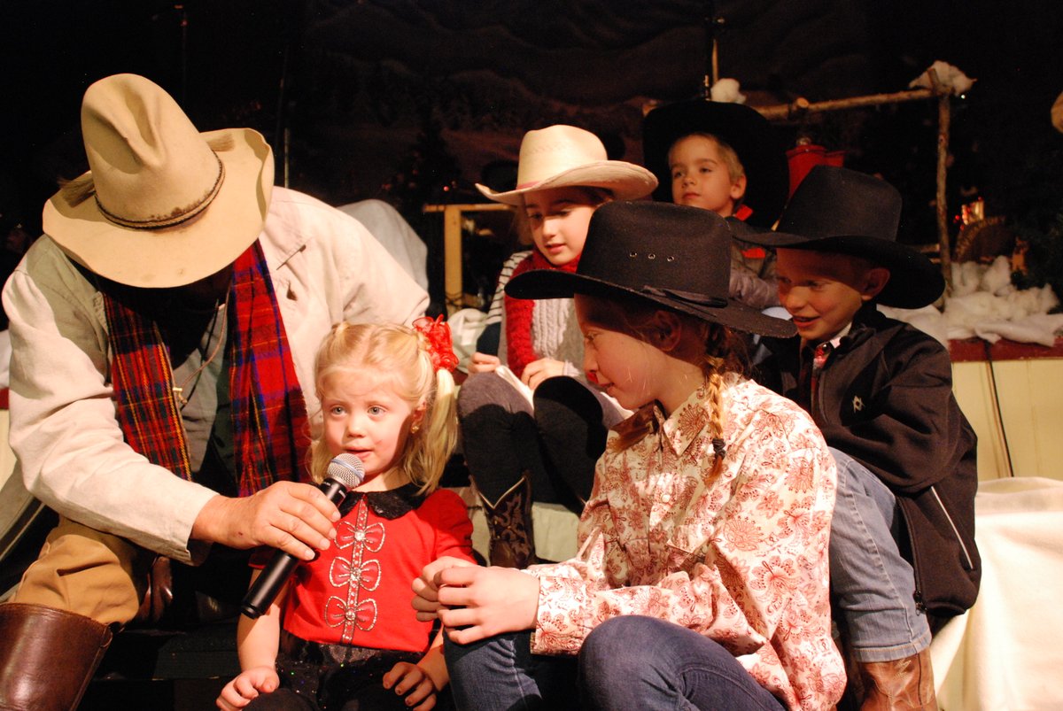 Get ready to sing, dance, and sway, Christmas magic is on its way at Piper's Opera House! 🔔

TICKETS ARE NOW ON SALE FOR:
🔔 601 Christmas Concert at Piper's Opera House, Dec. 1
🔔 Mark Twain and Friends Holiday Spectacular, Dec. 2, 3, 8, 9, 10 &amp; 23
➡️ pipersoperahouse.com/event-director…
