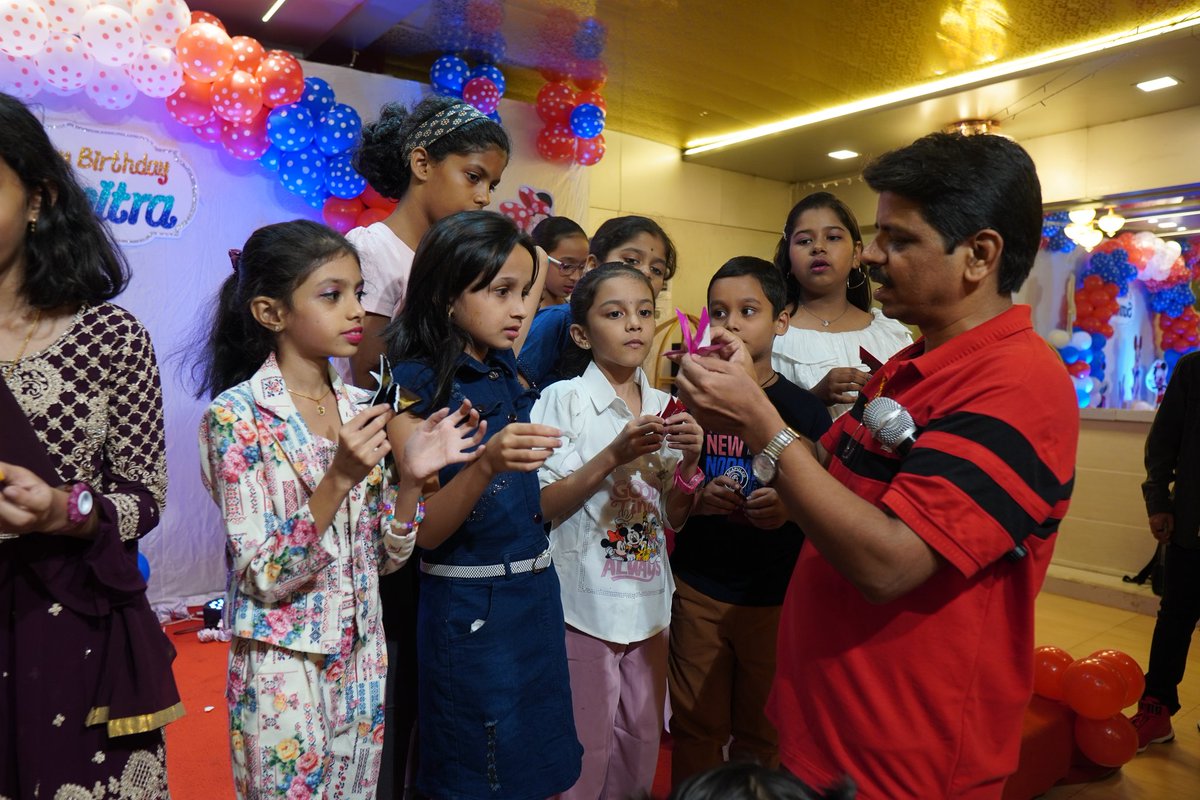 vaibhavsarth's tweet image. मुलांसाठी.... मुलांमध्ये...
#कागदाचीकरामत #paperfun