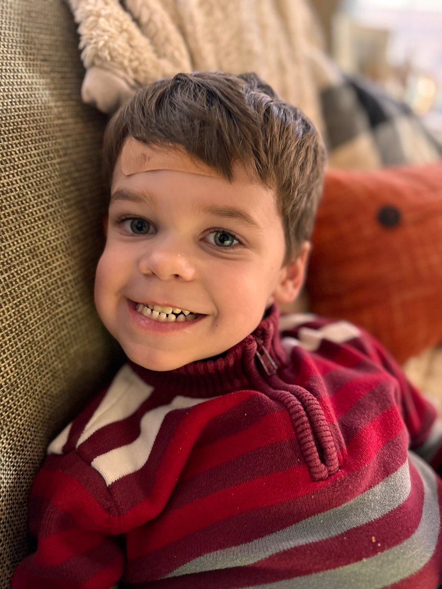 AGMtheFirst's tweet image. .@MottChildren big thank you to the doctors and nurses last night in the Emergency Department. He said it was a “good” night and had “fun”. 😂 Was given a Hot Wheels, watched Cars, had a strawberry popsicle, AND got to stay up way past his bedtime. 5 stitches and barely a flinch.