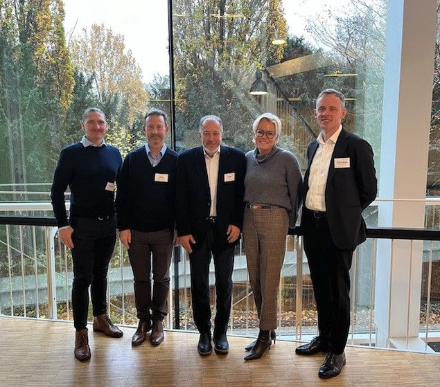 CBS_MBA's tweet photo. We are thrilled to welcome #BlueMBA alumni back to campus as they participate in the Blue Board Leadership programme (a Blue MBA Alumni Academy Programme). @RosbergIrene 
https://t.co/vkBiSjNDvD https://t.co/KtmJDXFwYn