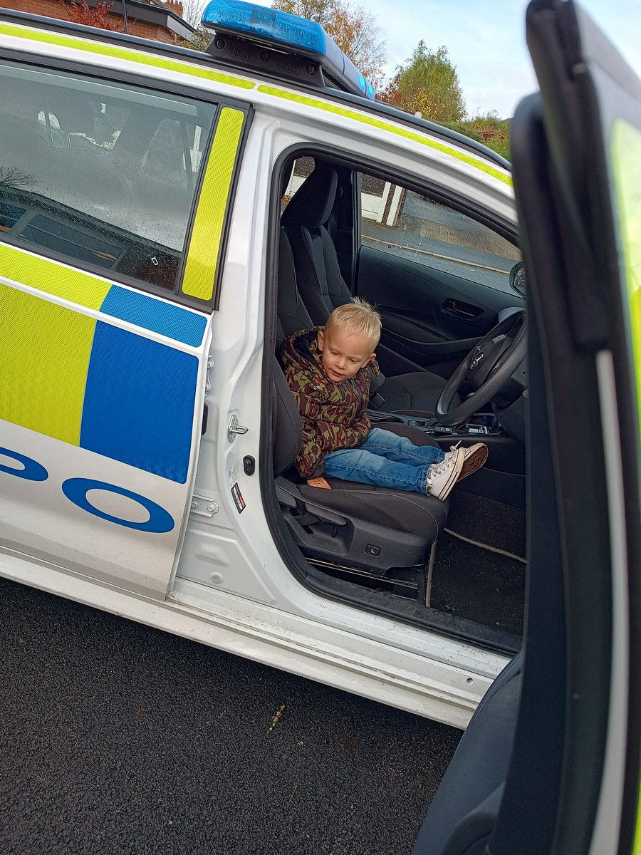 Our local PCSO was a massive hit at Praise and Play today. Thanks for visiting us! @gmpolice @ChesterDiocese #childrensministry #community #offerton #stockport