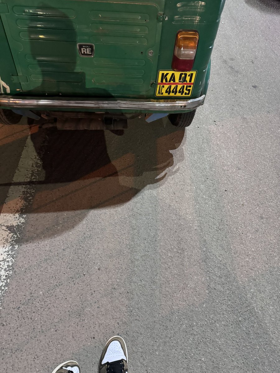 This auto driver has been harassing us for absolutely no reason. He came in wrong side. We are sick of this auto mafia in Bangalore.  <a href="/blrtrafficwatch/">blrtrafficwatch</a> <a href="/blr_traffic/">Bangalore Traffic</a> <a href="/3rdEyeDude/">ThirdEye</a>