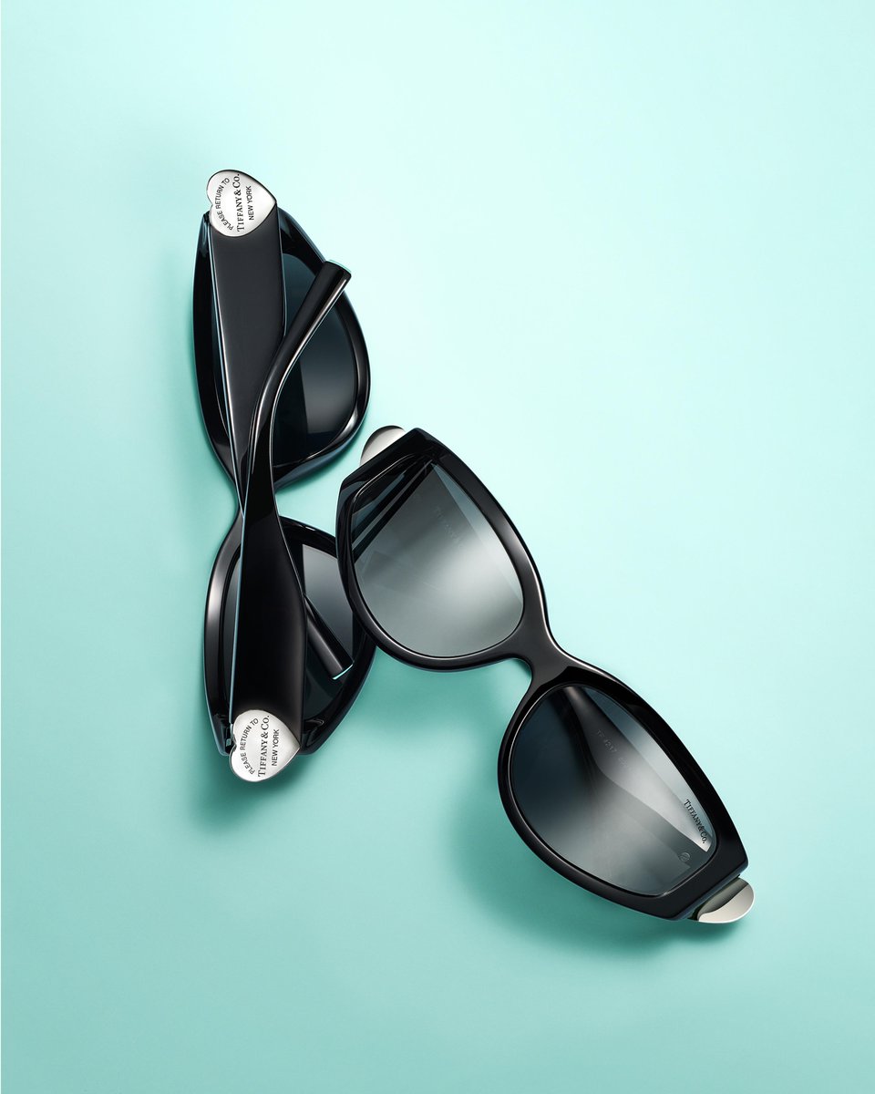 Double take. Defined by their bold wraparound frames and iconic hinges, the new Return to Tiffany® eyewear designs are a fresh take on our beloved House motif. Discover more: bit.ly/47dJPp6 #TiffanyEyewear #ReturnToTiffany #TiffanyAndCo