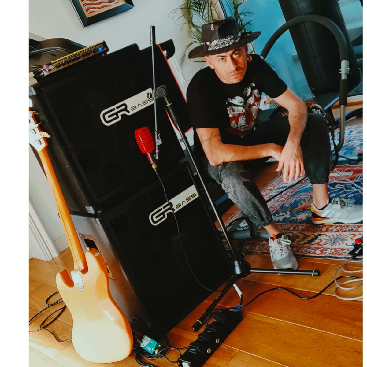 Combass's tweet image. Milano - nuova musica - 📀💿💾
.
#studiodiregistrazione #newmusic #milano #combass #mortalcombass