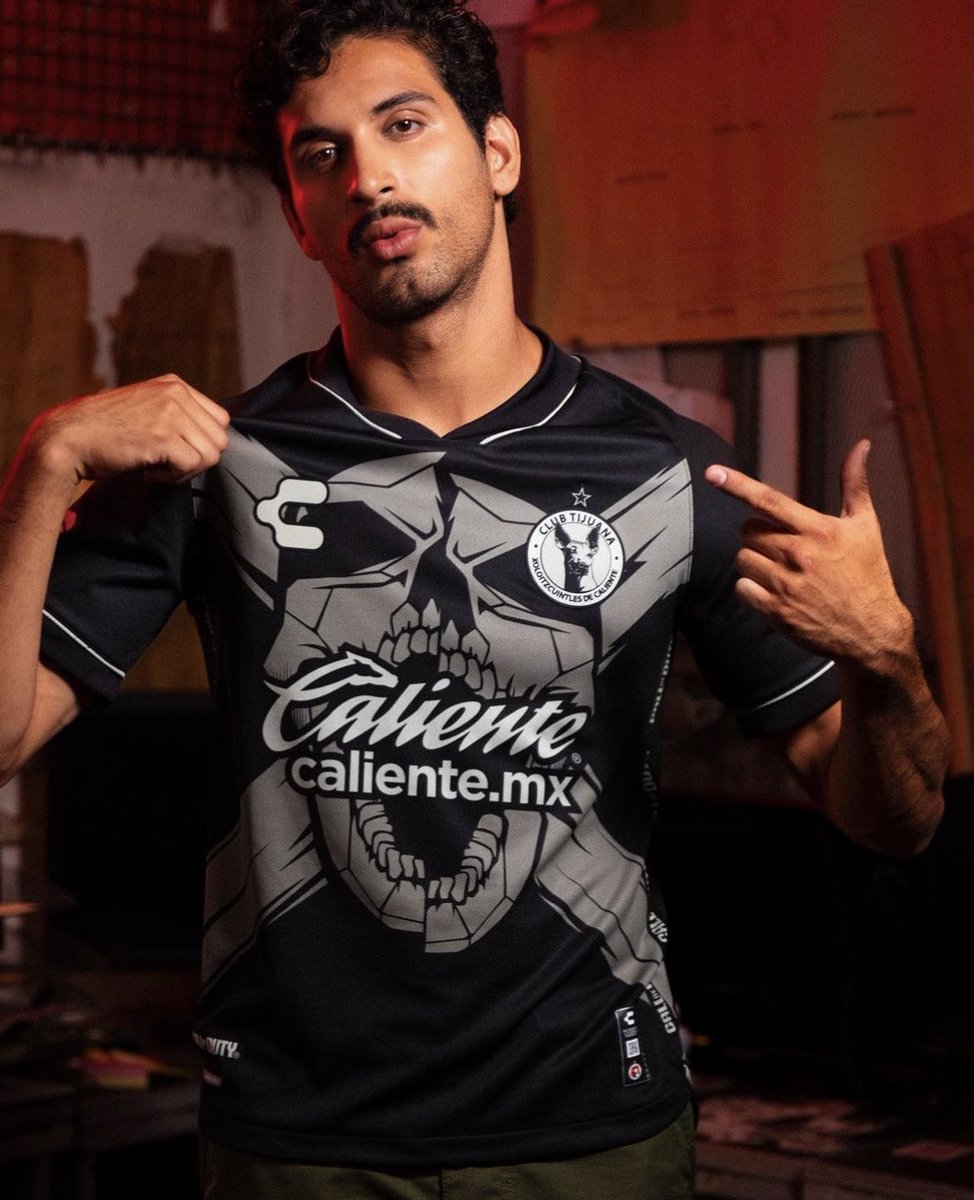 putitinthebox_'s tweet photo. Charly and Call of Duty have teamed up to create some special edition shirts.

Which one is your favourite?

#charly #callofduty #cod #CODMW3 https://t.co/tE66zh35gu