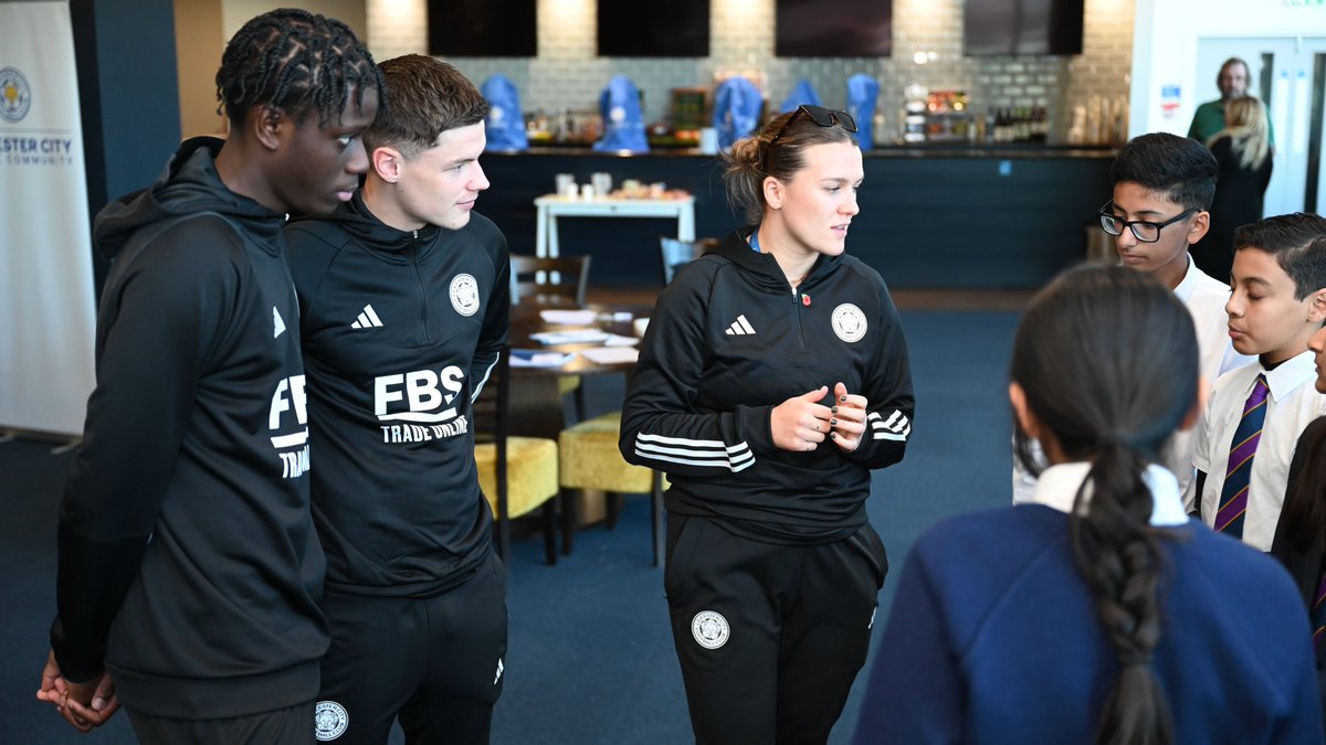 Seven sessions profiled 🙋‍♀️
Two first team visits 🦊
One Revised Community Strategy relaunched 💪

Reflecting on a successful #EFLWeekofAction 🤩

#WeAreLeicester