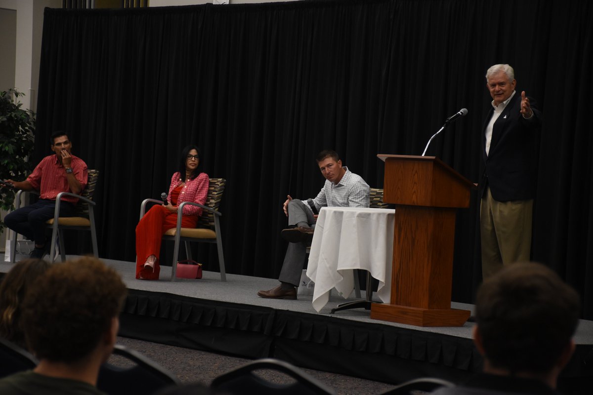 CogginCollege's tweet photo. The Foundations of Business held their third event on October 23rd. This event focused on entrepreneurship and included a panel featuring key business leaders: Steve Elder, John F. Andrews, and Kim Thomson. https://t.co/Y2cPuXxF2x