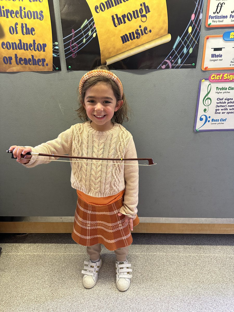 CaedmonViolin's tweet photo. I’m holding my bow! 🎻 #CaedmonViolin #CaedmonKindergarten #TheCaedmonStory #CaedmonCapability https://t.co/dH1b2Ytgax