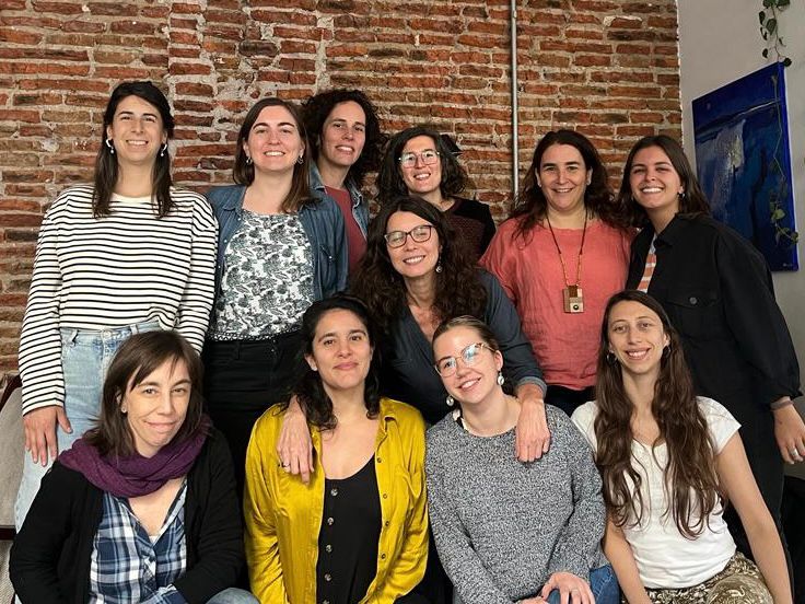 El jueves 9 de noviembre el grupo de Género, Economía y Políticas Públicas del Instituto de Economía realizó un encuentro en el que se discutieron diferentes investigaciones en curso. Les contamos los principales resultados en este hilo.