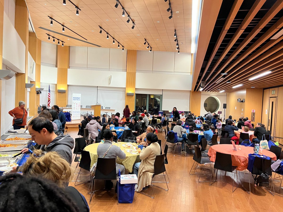 BPSEarlyLearn's tweet image. Thank you to all who attended the UPK Open House on Oct. 24! At the event, UPK families learned about the wide range of services and resources available to them through UPK and networked with the UPK community. Shoutout to Spinelli’s for a delicious dinner!

#BostonUPK