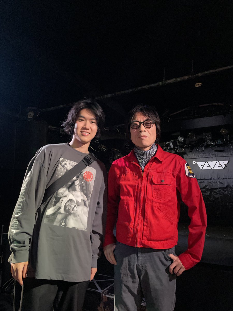 昨晩は、スプリットツアー『ザツオン21グラム』ファイナル公演でした！

バンド3本＋弾き語り2本の短いツアーでありましたが、とても愉快で有意義な時間でありました✌️
木、DOGAメンバーの皆さん、各地ご来場のお客さま、ありがとうございました！！

DOGAドラマーの古市健太くんと📸