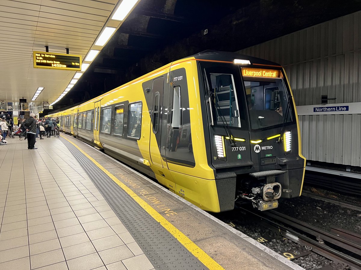 777031 at #LiverpoolCentral #class777 14/11/23 ⁦@merseyrail⁩