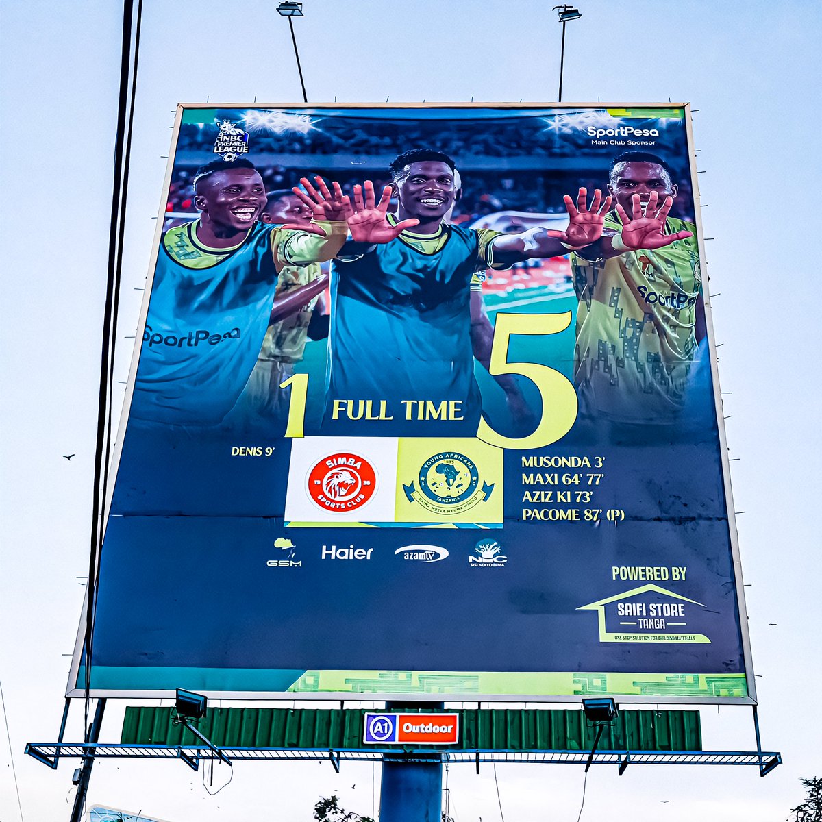 Global_Folder's tweet photo. Yanga SC's has displayed a billboard with the scoreline against their top rivals Simba in Dar es Salaam, Tanzania 🇹🇿 https://t.co/xfiO5cK6YE