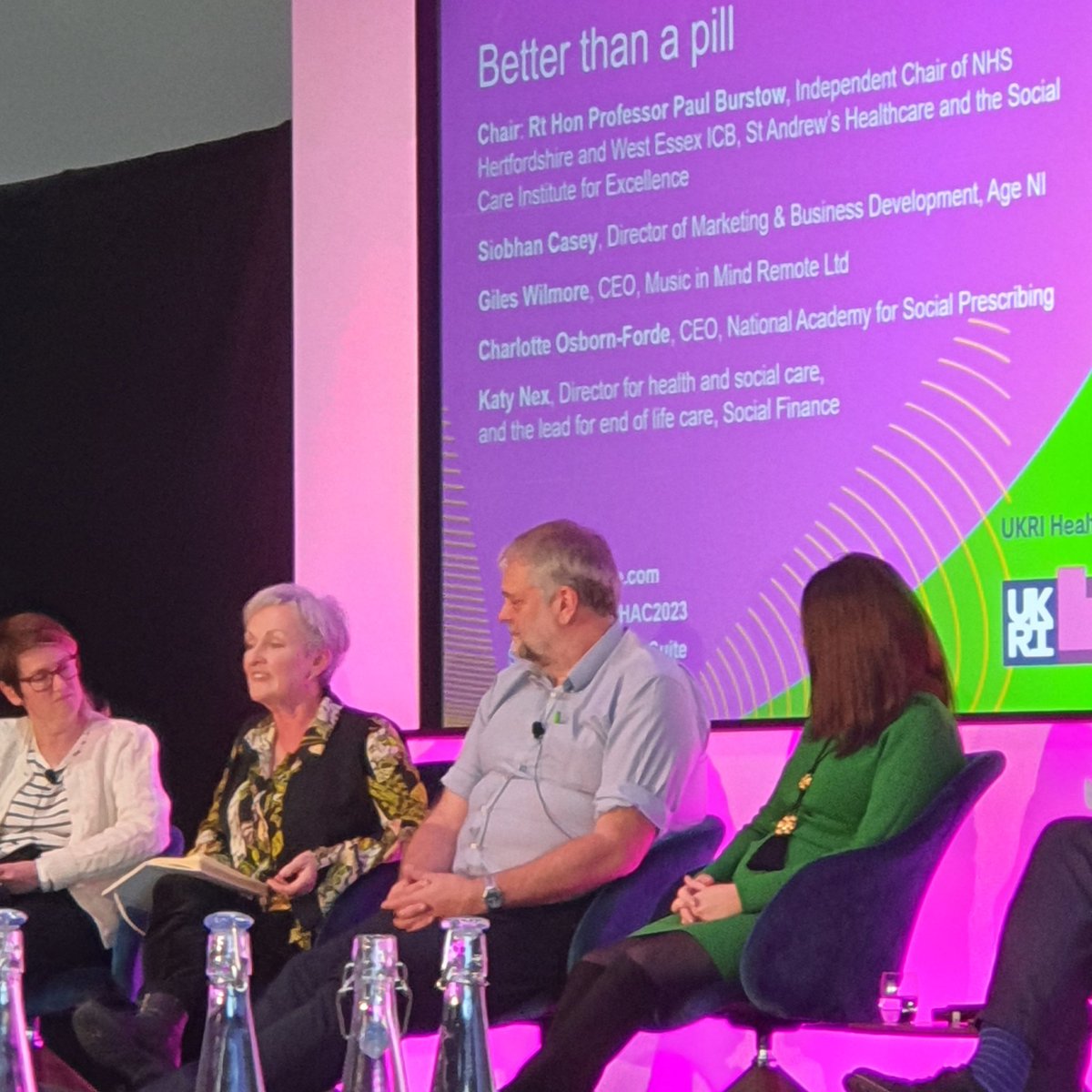 #Socialprescribing at #HealthyAgeing2023  <a href="/SiobhanMCasey/">Siobhan Casey</a> outlines the "Connect North" model <a href="/NHSCTrust/">Northern Trust</a> &amp; <a href="/Age_NI/">Age NI</a> have developed in collaboration to support adults aged >18 years experiencing social/ emotional issues affecting their health &amp; wellbeing

ageuk.org.uk/northern-irela…