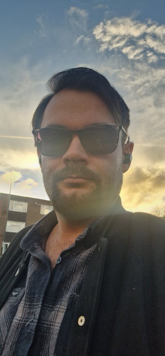 Tom Easto tweet media