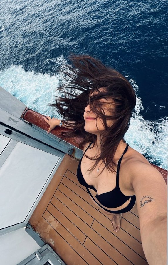 F-56UrhXEAABrG_?format=jpg&name=900x900