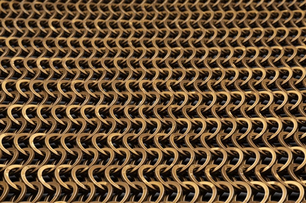 materialdistrct's tweet image. A three-dimensional mesh structure which reduces both radiant heat and thermal conductive heat. Kaynemaile architectural mesh by Kaynemaile materialdistrict.com/material/kayne…

#materialoftheday #materials #architecturalmesh #kaynemaile #materialdistrict #architecture