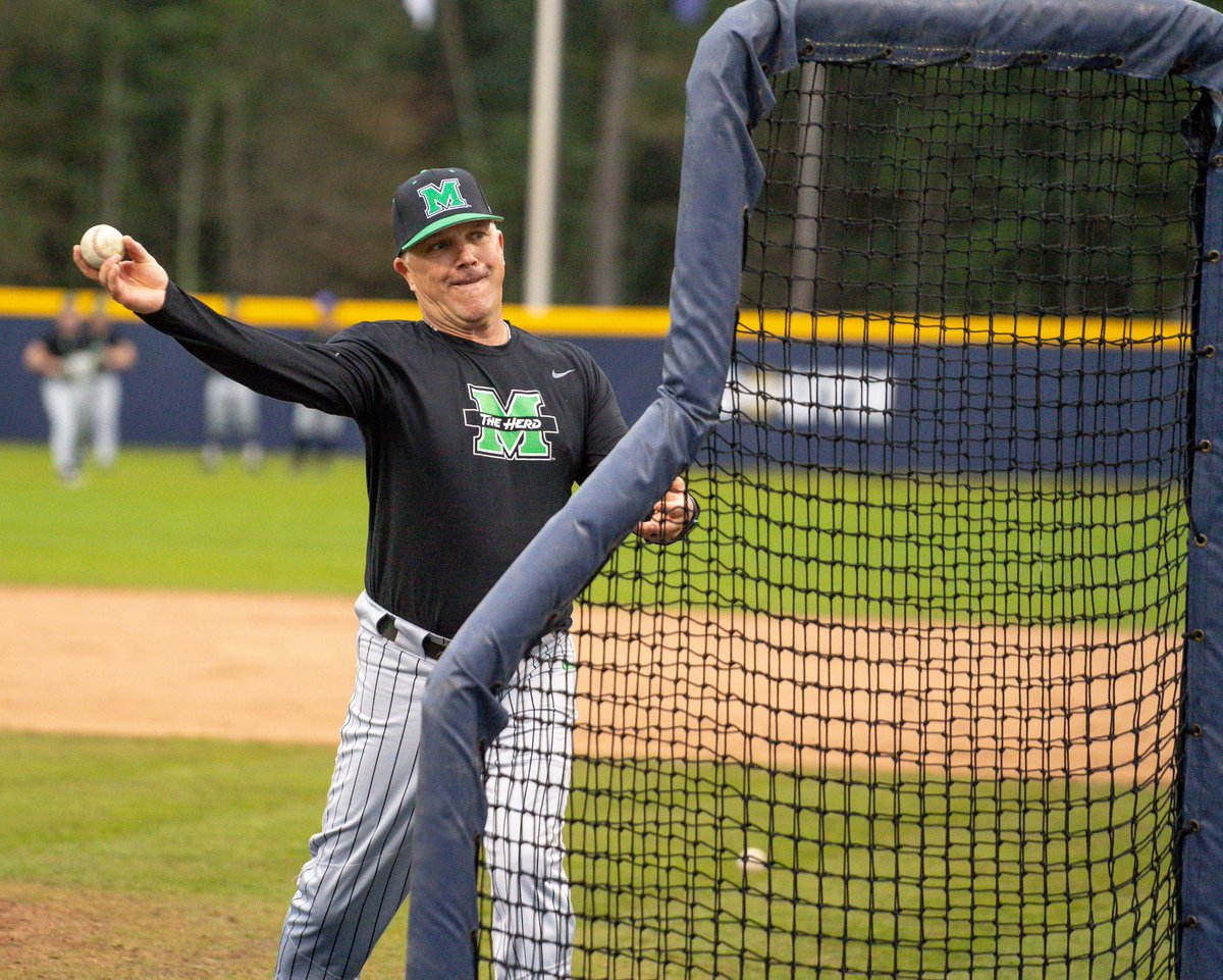 𝟐𝟎𝟐𝟒 𝐁𝐚𝐬𝐞𝐛𝐚𝐥𝐥 𝐒𝐢𝐠𝐧𝐢𝐧𝐠 𝐂𝐥𝐚𝐬𝐬!

HC Greg Beals announces his first signing class as skipper of The Herd!

📎: bit.ly/3QYqjHx

#WeAreMarshall