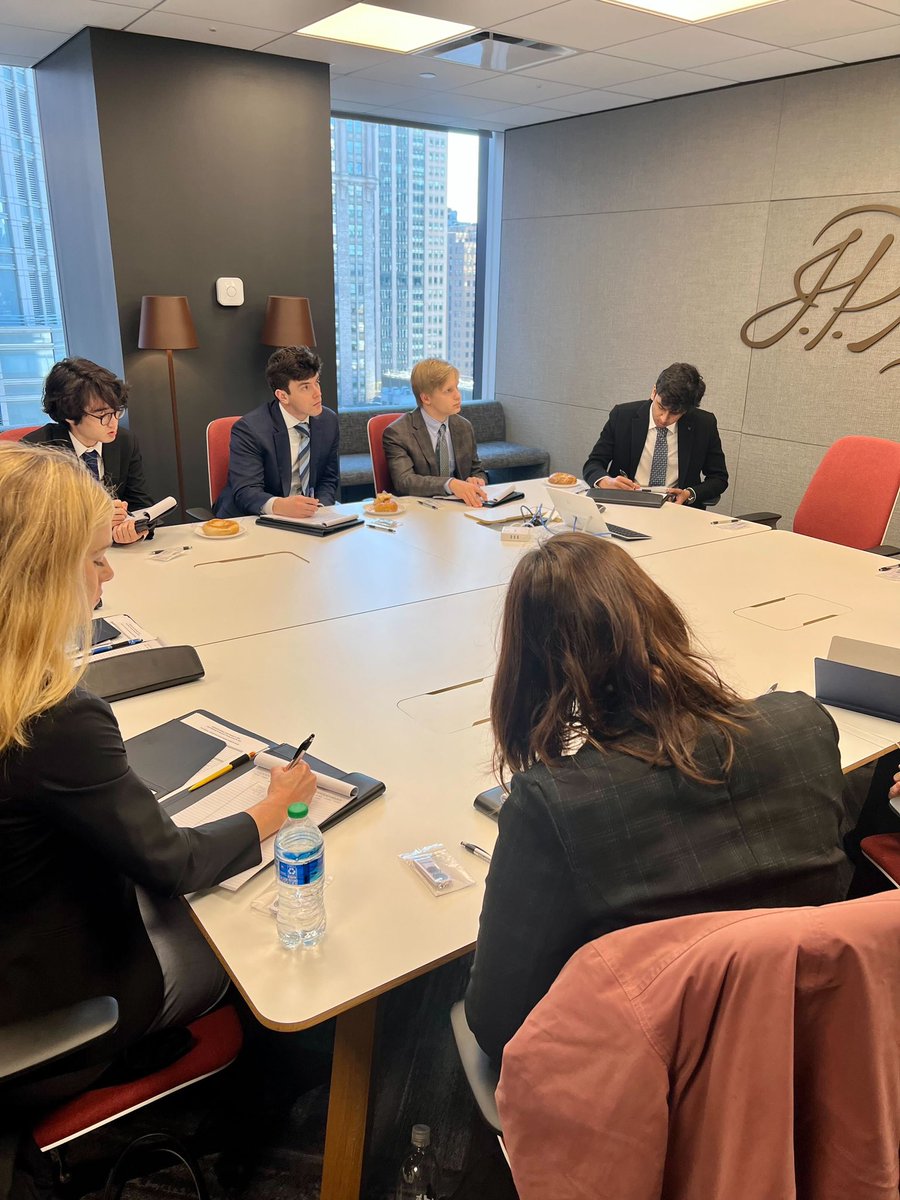 DavidsonCareers's tweet photo. Looking to further develop your understanding of the challenges and opportunities in pursuing and attaining a career in top-tier financial institutions and investment banking firms?

The deadline to apply for the Davidson on Wall Street trek is TOMORROW, November 15 at 11:59 pm! https://t.co/qa1X4nVIfi