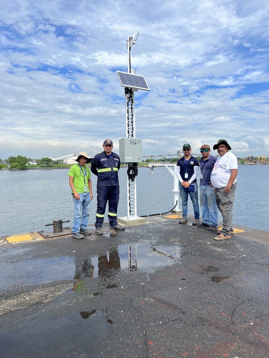 insivumehgt's tweet photo. INSIVUMEH realizó la instalación de la Estación Mareográfica en el Comando Naval del Pacífico #CONAPAC (Puerto San José, Escuintla). Que se encargará de monitorear Pluviometría (Lluvia) y Nivel de Marea, así como alertar de tsunamis, apoyo a la investigación científica, prever y mitigar riesgos costeros, brindar información para la navegación. Fortaleciendo la seguridad, investigación y planificación para un desarrollo sostenible.
#INSIVUMEH, Desarrollo geocientífico para todos. #SomosINSIVUMEH #Guatemala