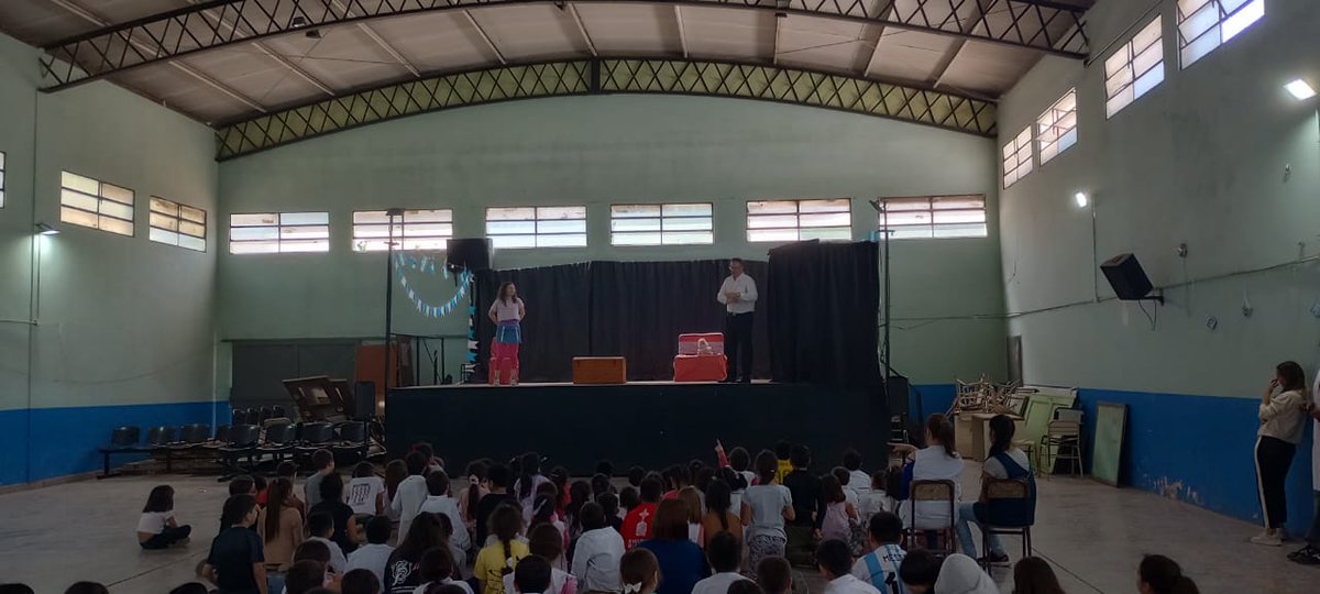 ¡¡Hace un ratito "Boca en tu escuela" EP 38 Don Torcuato!!! la pasamos genial con la hermosa obra "San Martín el Padre" <a href="/BocaJrsOficial/">Boca Juniors</a> @sociosbocajrs <a href="/boca_cultura/">BocaCultura</a>