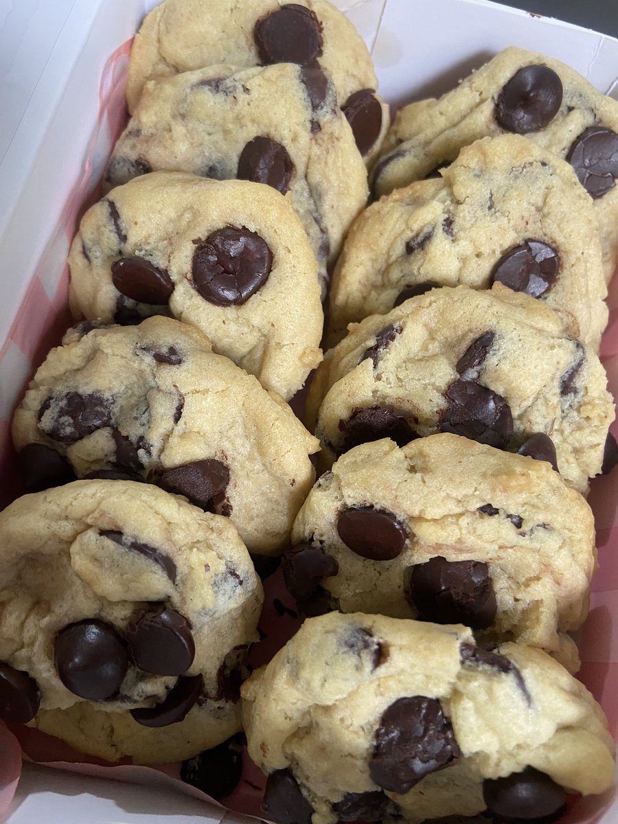 natchwe's tweet photo. Hi! Biglaang sell lang ng cookies for fri-sunday delivery. Super need funds lng for meds and labs. 

Friday can do sdd sa pampanga pick up point will be rob starmills. 
Sat (morning) and sun can do sdd manila and nearby areas for multistop del. 

Pls msg sa ig po: MOCHE PH https://t.co/dDAdo5Nd1O