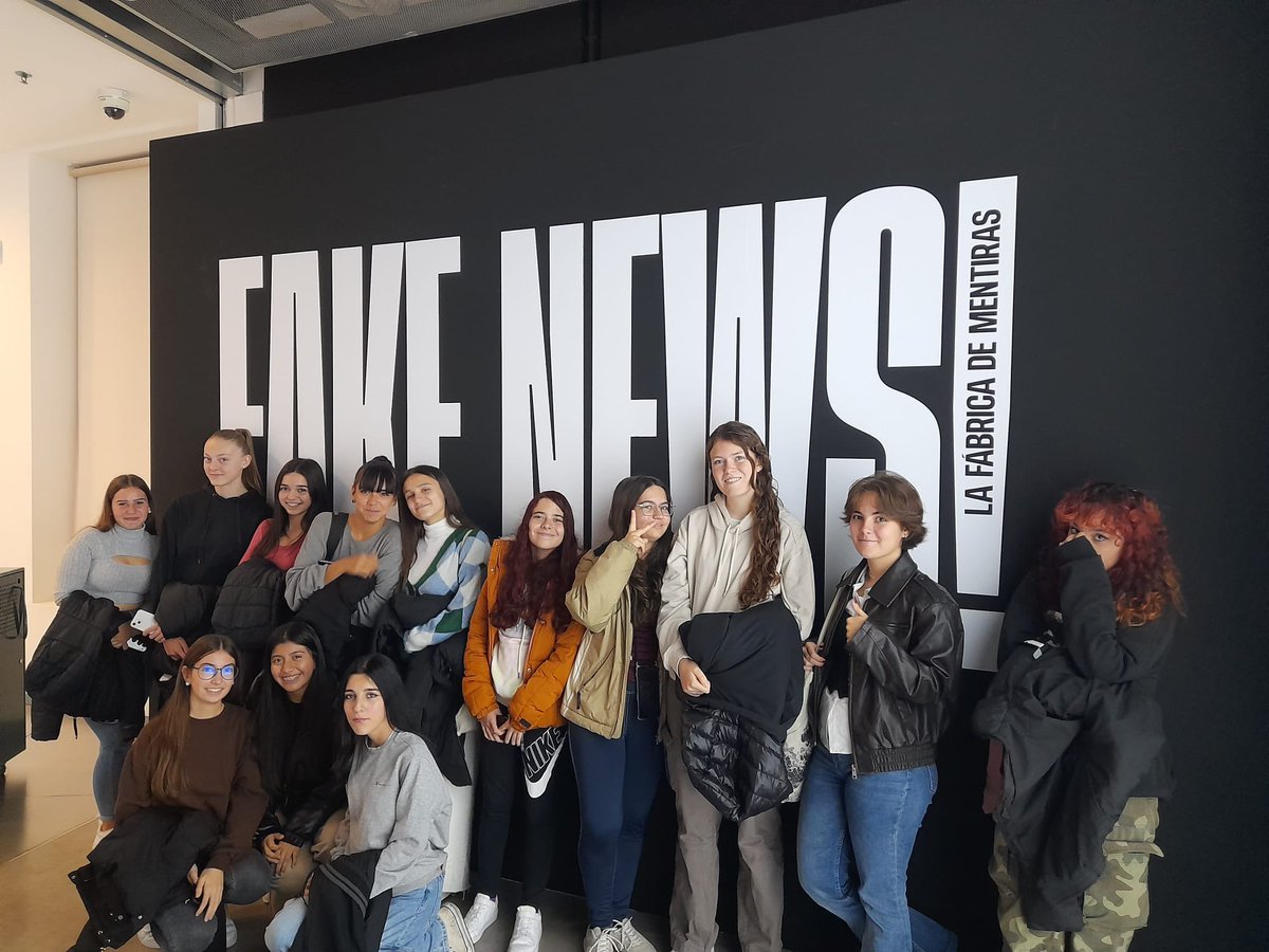 IES Manuel de Falla tweet media
