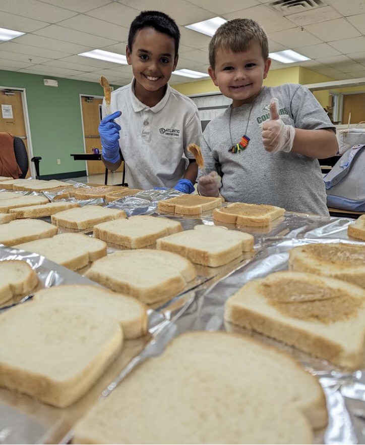 Atlanticchristian At ACS, our elementary students in the Servant's Heart Club are always finding ways to serve and bless others. Last Wednesday, the club lovingly prepared more than 60 peanut butter and jelly sandwiches, delivering them to the Atlantic City Rescue Mission.