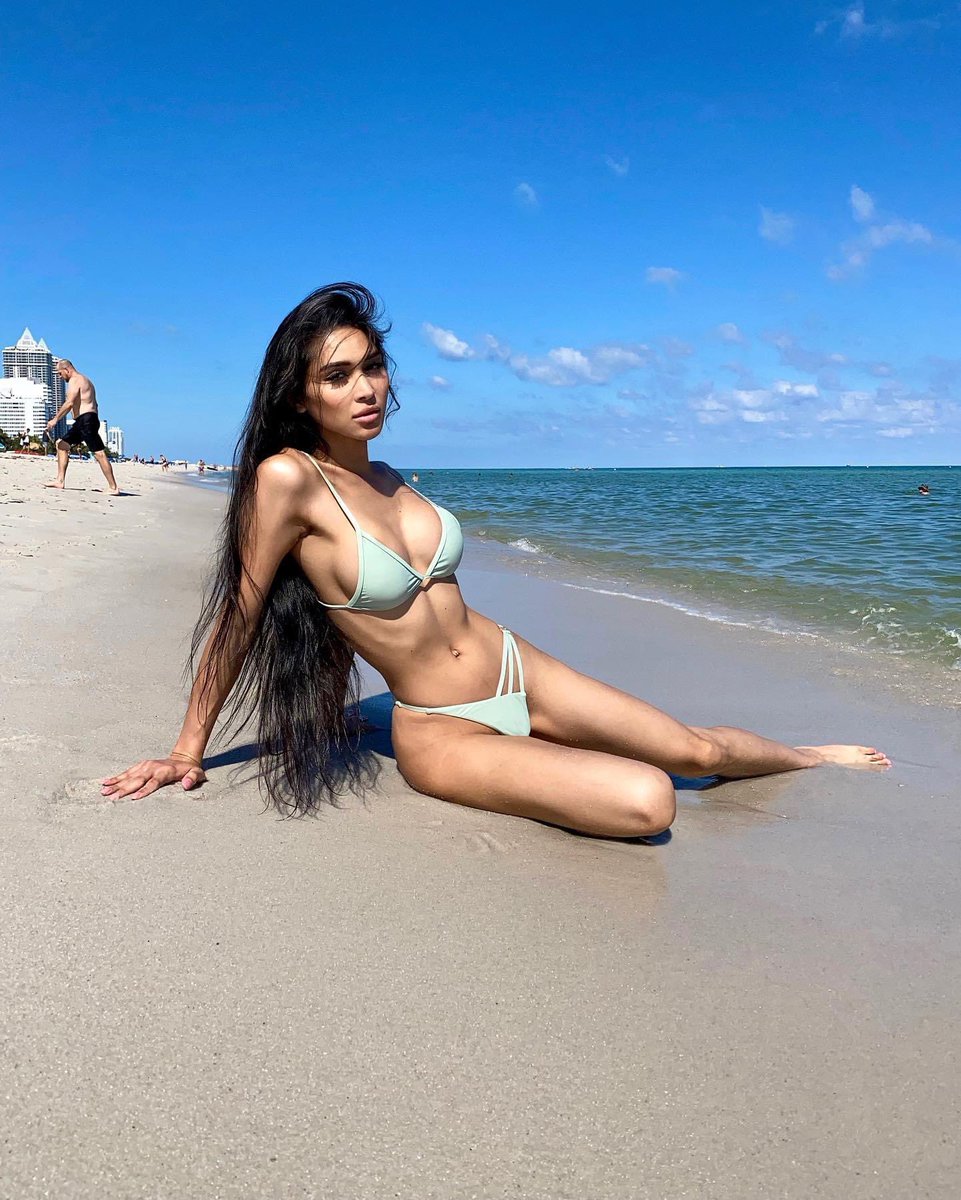 Pulchritudinous tweet media