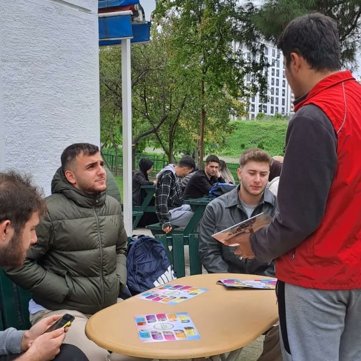 Trabzon Üniversitesi'nde kurulan AFAD bilgilendirme tırı etkinliklerine katılım sağlıyor, Genç ofis ve gençlik merkezi tanıtımlarımıza devam diyoruz.

#gençofisgünlükleri 
#gsbgm