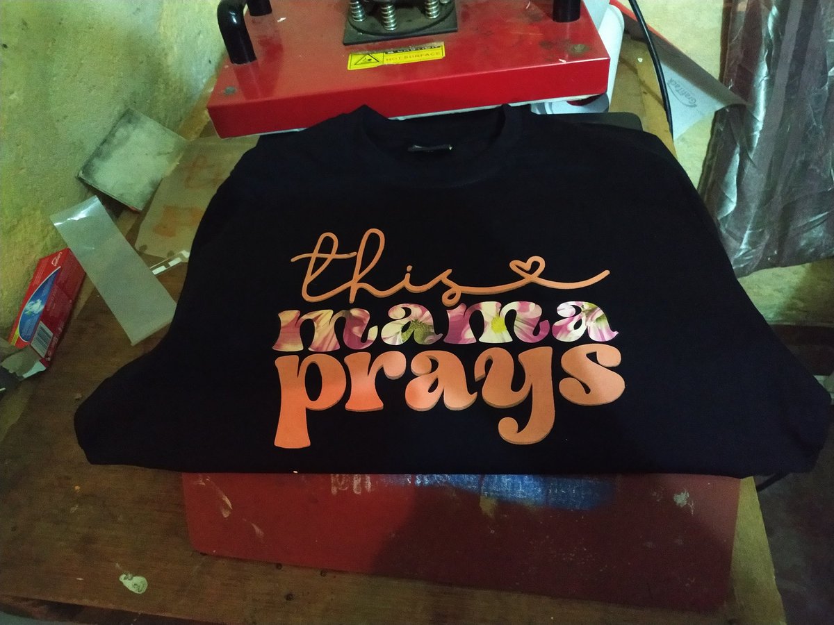 BrandinGuyMw's tweet image. Wear your imagination! Create your signature style with our custom prints and exclusive designs. 🌈👖 #CustomizedArt #businesssolutions #smallbusinessowner #birthdayboy