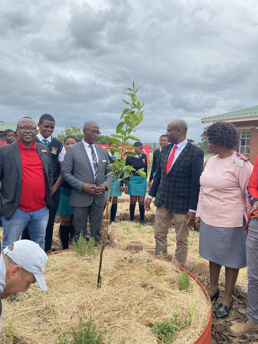 Take a look at what went down at the Groutville High School ABSA Handover. Plants are life 🪴🪴 

  <a href="/AbsaSouthAfrica/">Absa South Africa</a>     

 #ICanWithABSA
#MyBankDoesThat
#GagasiFM