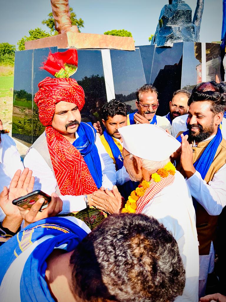 VinayRatanSingh's tweet photo. मध्यप्रदेश के जिला  देवास की विधानसभा खातेगांव में अनेकों स्थानों पर प्रचार प्रसार किया। https://t.co/mdtQulnyHL