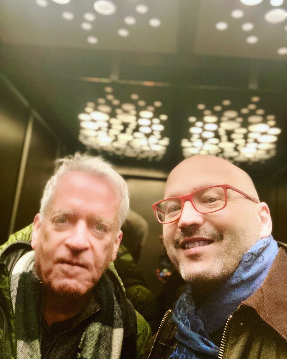 In the elevator with our #operadirector David Alden, going to Anna Bolena rehearsal 👸🏻
.
.
#berlinlife #likeberlin #onlineberlin #berlinlove #berlinwelt #helloberlin  #annabolena #berlin #dob #germanlife #ichliebeberlin 
@deutsche_oper #davidalden #rehearsal @PSMusicBerlin