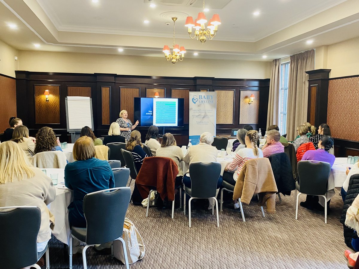 Baby Lifeline Training 💙 (@babylltraining) on Twitter photo Today we're in Bradford delivering our Governance, Assurance & QI course!
Day 1 starts with a presentation from <a href="/pineconeschris/">Chris Binnie</a>: "Why does 'good' matter to families?"
Course Director <a href="/Donnasoutham2/">Donna Dennis (Southam)</a> then speaks about the National Context & "Reading the Signals"
#SaferBirths Today we're in Bradford delivering our Governance, Assurance & QI course!
Day 1 starts with a presentation from <a href="/pineconeschris/">Chris Binnie</a>: "Why does 'good' matter to families?"
Course Director <a href="/Donnasoutham2/">Donna Dennis (Southam)</a> then speaks about the National Context & "Reading the Signals"
#SaferBirths