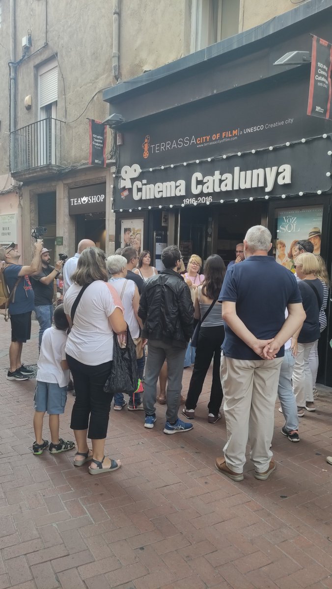 visitaterrassa's tweet photo. Terrassa de Cine🎬
Us proposem un recorregut guiat per algunes de les localitzacions més emblemàtiques de la ciutat!
📍Lloc de trobada: Plaça Vella.
⌛️Hora: 11 h
Durada: 2 hores
Inscriu-te ara a través del link: https://t.co/RPraqOZPrB
@TRS_CityofFilm @ParcAudiovisual https://t.co/v6PI0WPE84