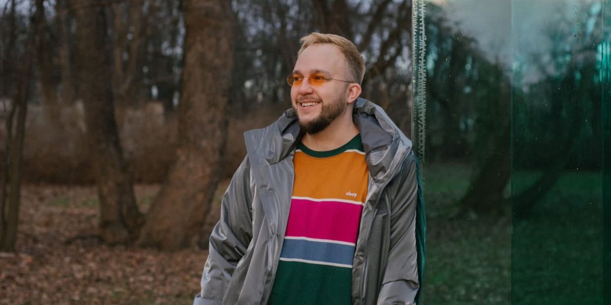 novaccinovacci's tweet photo. Ten Typ Mes udzielił mi wywiadu dotyczącego 18-lecia albumu "Alkopoligamia: Zapiski Typa".

Jeśli chcecie wiedzieć więcej zarówno o tym krążku, jak i obecnej sytuacji życiowej Piotra, to trafiliście pod dobry adres.

Będę wdzięczny za RT!

https://t.co/e5499nMKYW https://t.co/NCotuTwRUB