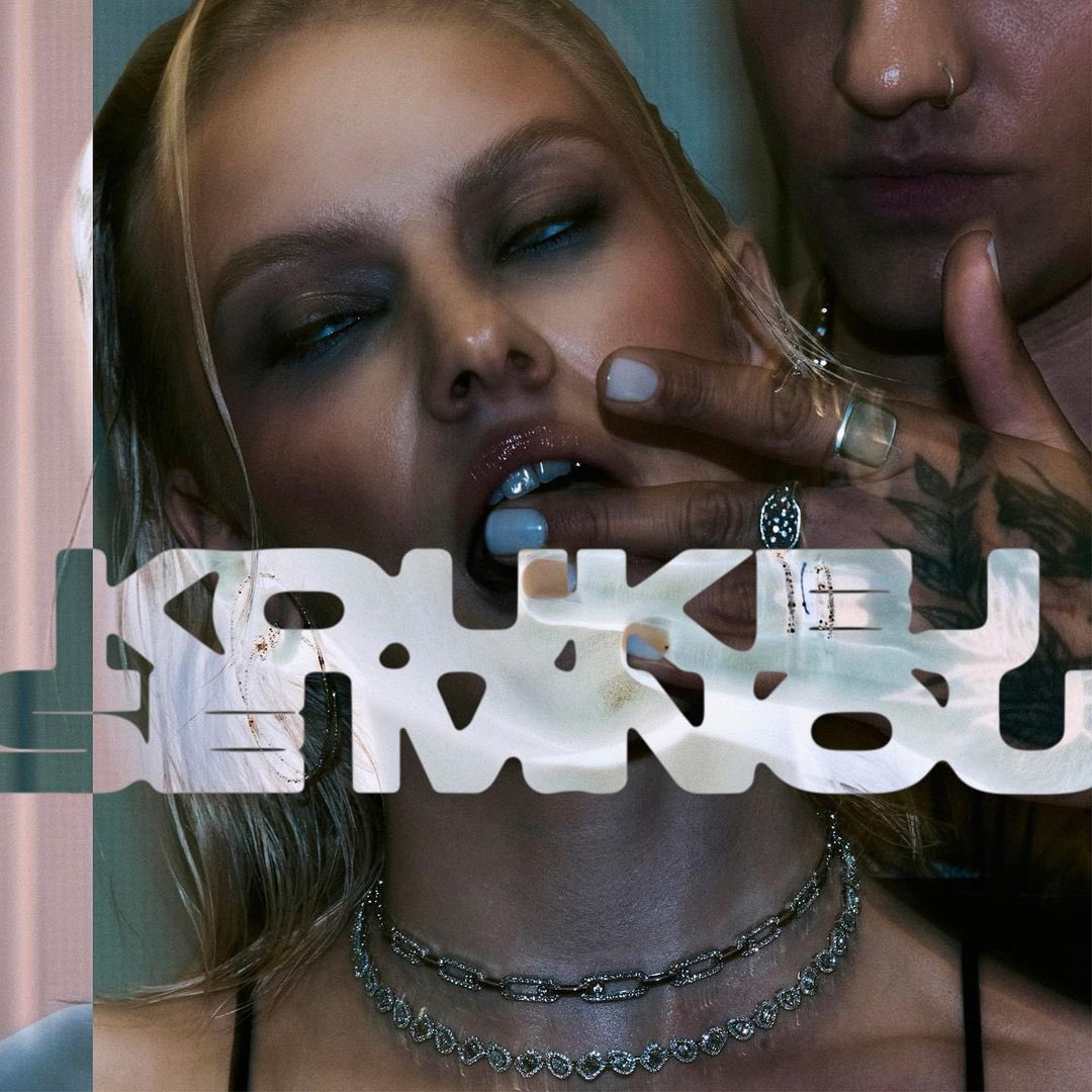 MilionPlusEnt's tweet image. ✌️ Gratulace k vydání alba @AnnBloggerKid &amp;amp; @NOBODYLISTEN1 🥳 @nik_tendo feat. na skladbě č. 6 - “TAKSEMITOLÍBÍ” 🈯️