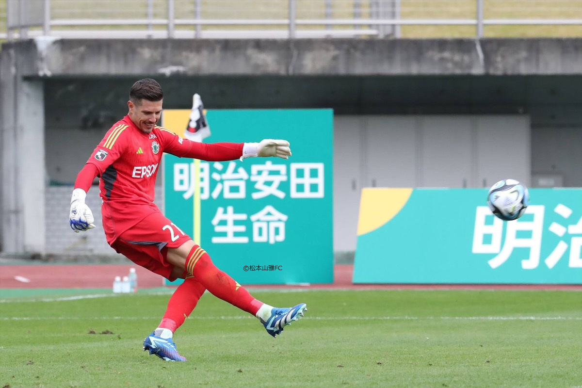 RG_GK_Japan's tweet photo. Ｊ３リーグ 第35節
福島ユナイテッドＦＣ　１－１　松本山雅ＦＣ

松本山雅ＦＣ　ビクトル選手
モデルAspro2023

実はプロ選手からの人気を集めているのがAsproです！
おかげさまで８，９号は欠品中で申し訳ございません。

１２月少し入荷予定です！

RGグローブはこちら↓
https://t.co/DIXNYE4OXe https://t.co/fFFNXdTZKk