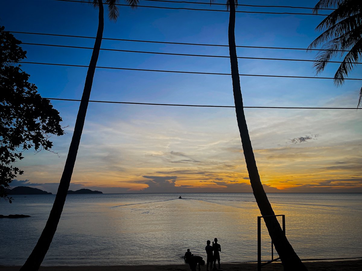 gomen4159's tweet photo. บรรยากาศยามเย็น 🌅 #หาดอ่าวตาลคู่ #แสงยามเย็น #ทะเลตราด https://t.co/djFunQTd5i