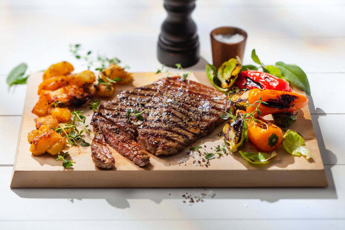 Atria_Oyj's tweet photo. Atrian suomalaiselle naudanlihalle jälleen menestystä useissa kategorioissa World Steak Challenge -kilpailussa Lontoossa. 🇫🇮 Lue lisää täältä: https://t.co/OE55p94iZF #maailmanparas #kotimainen https://t.co/gKUictBhGs